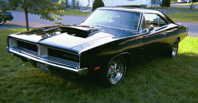 http://www.esreality.com/files/inlineimages/2008/63673-Dodge%20Charger%201969.jpg